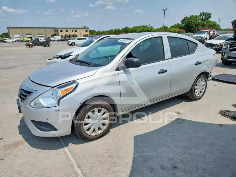 2015 Nissan VERSA photo