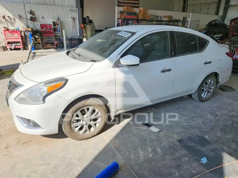 2015 Nissan VERSA фото