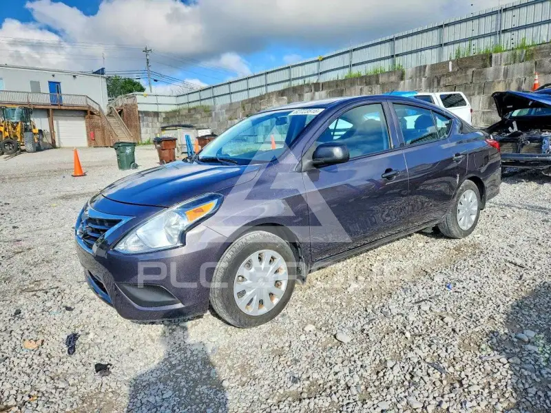 2015 Nissan VERSA photo
