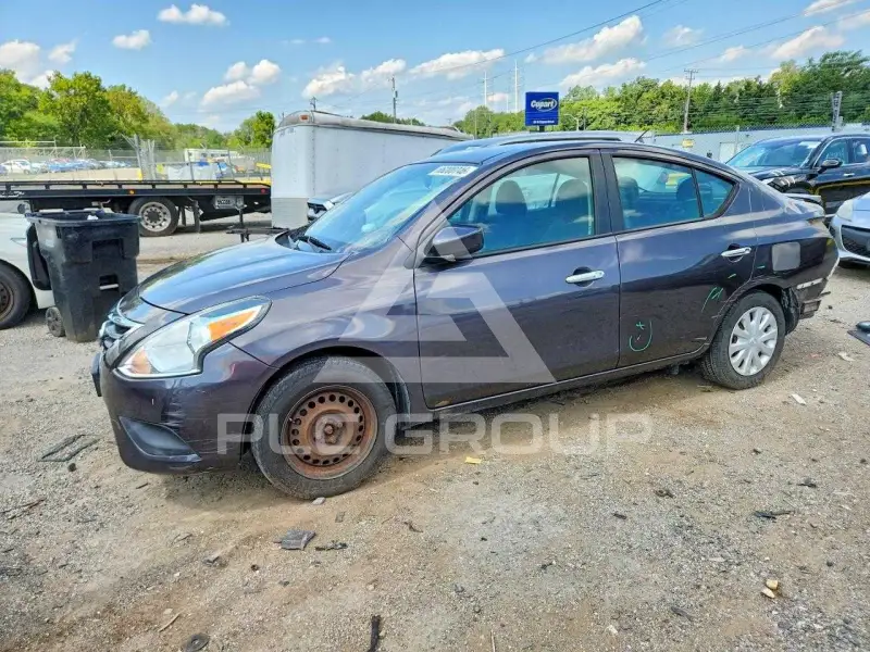 2015 Nissan VERSA фото