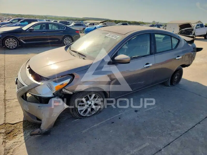 2015 Nissan VERSA фото