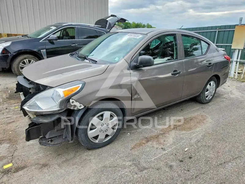 2015 Nissan VERSA фото