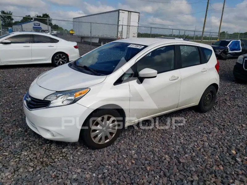 2015 Nissan VERSA фото