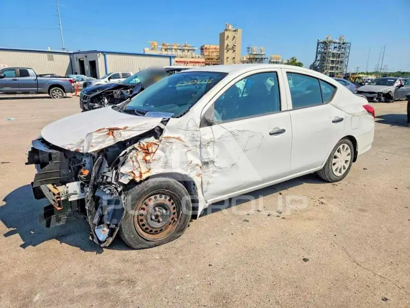 2015 Nissan VERSA фото
