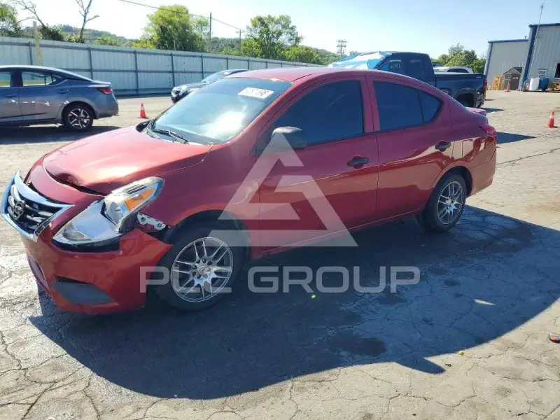 2015 Nissan VERSA фото