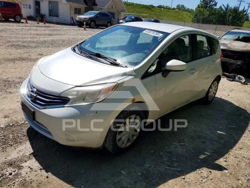 2015 Nissan VERSA фото