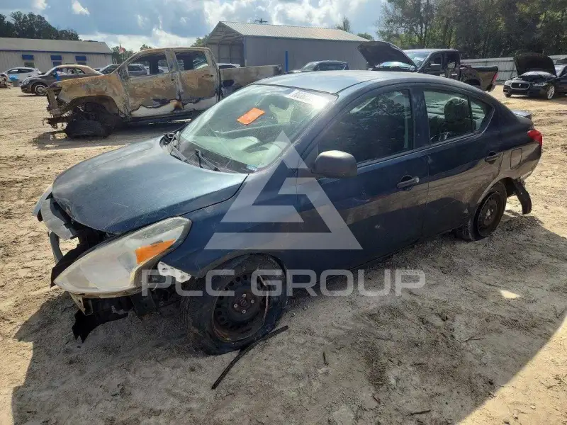 2015 Nissan VERSA фото