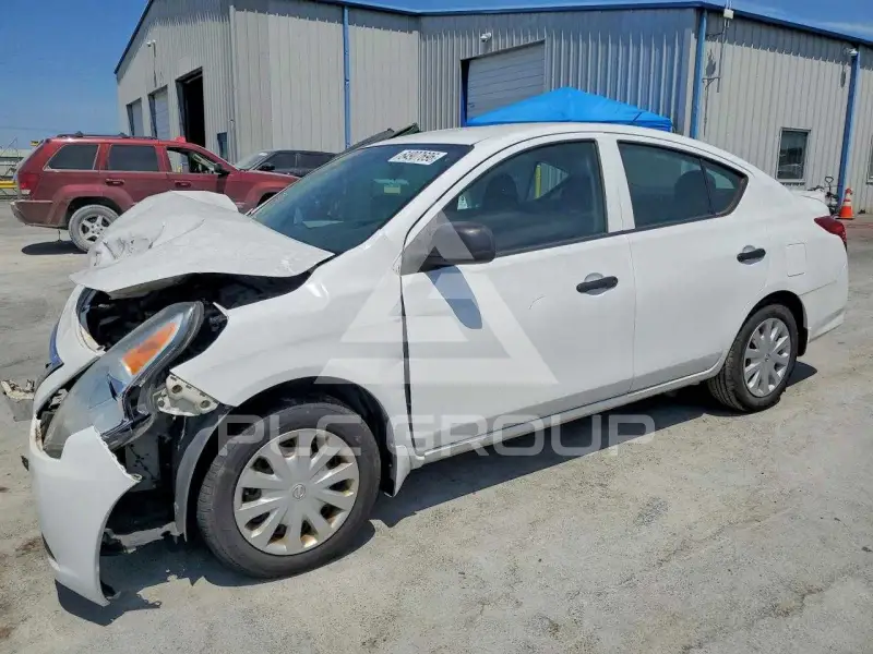 2015 Nissan VERSA фото