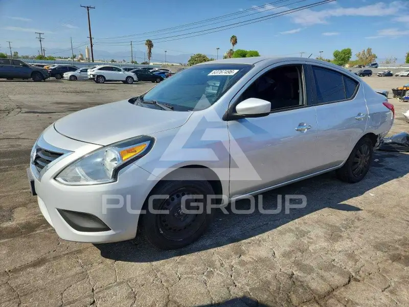 2015 Nissan VERSA фото