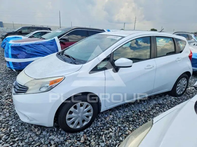 2015 Nissan VERSA фото
