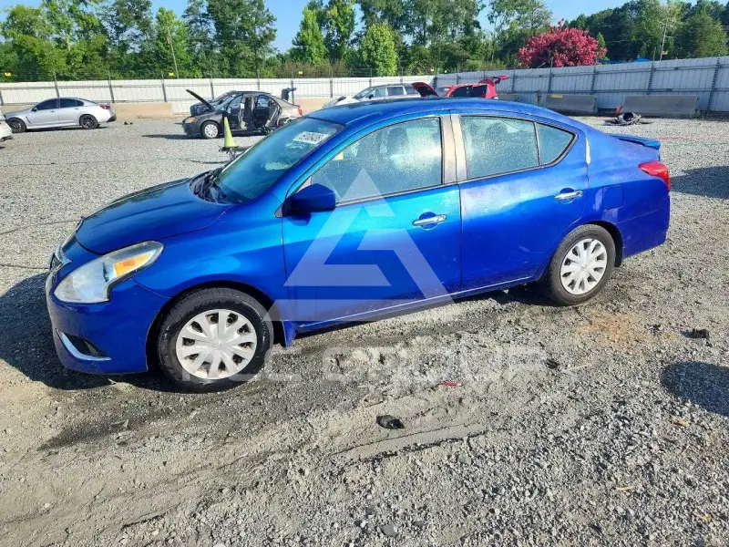 2015 Nissan VERSA фото