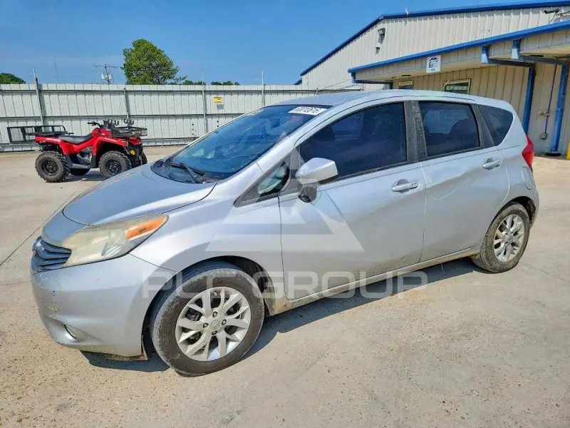 2015 Nissan VERSA фото