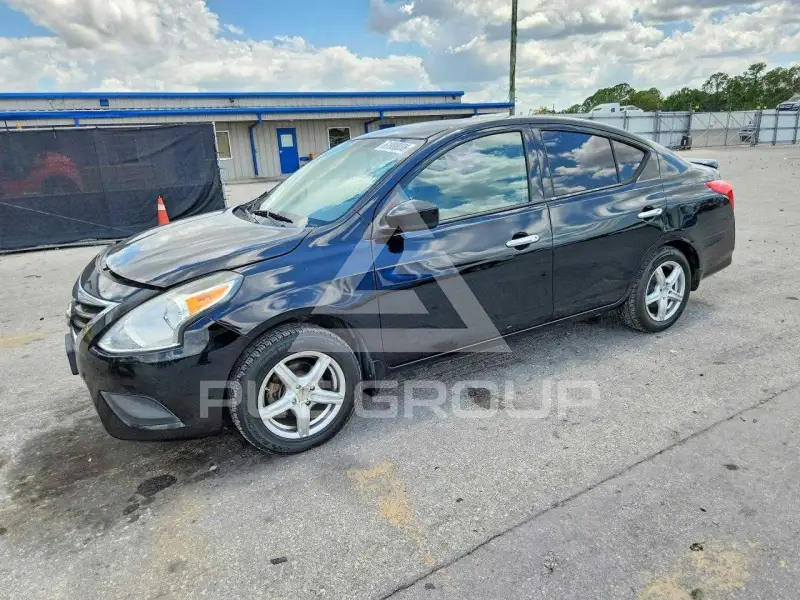 2015 Nissan VERSA фото