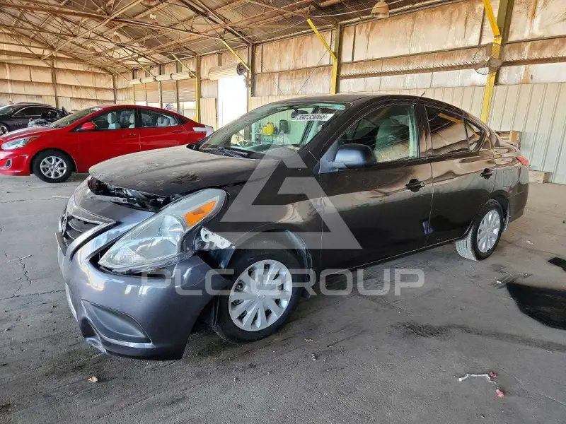 2015 Nissan VERSA photo
