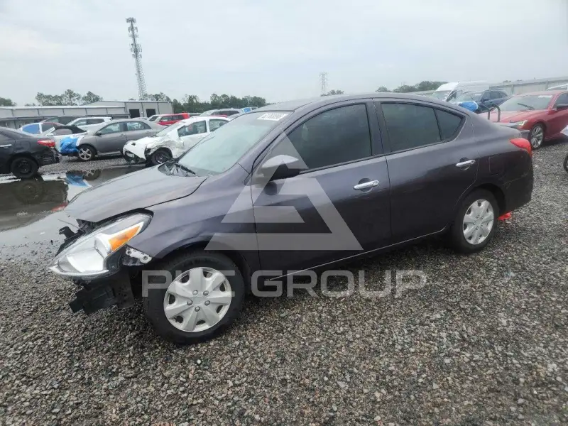 2015 Nissan VERSA фото