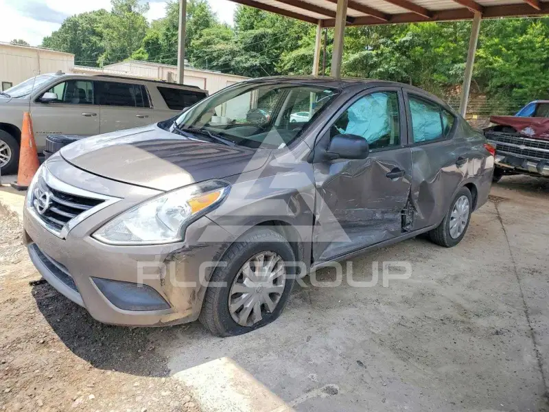 2015 Nissan VERSA фото