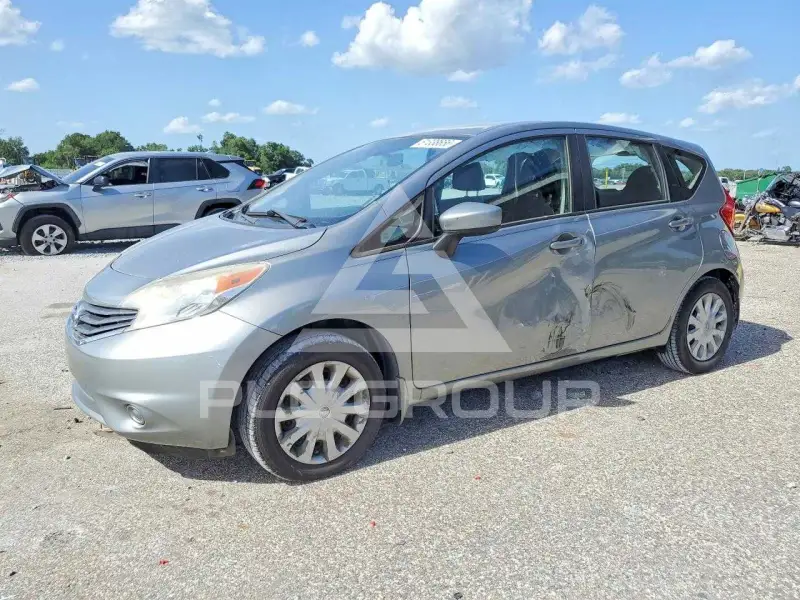 2015 Nissan VERSA фото