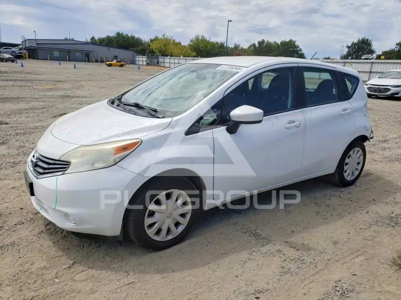 2015 Nissan VERSA фото