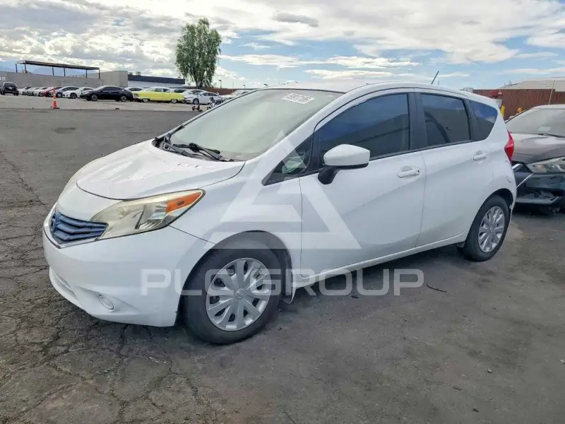 2015 Nissan VERSA фото