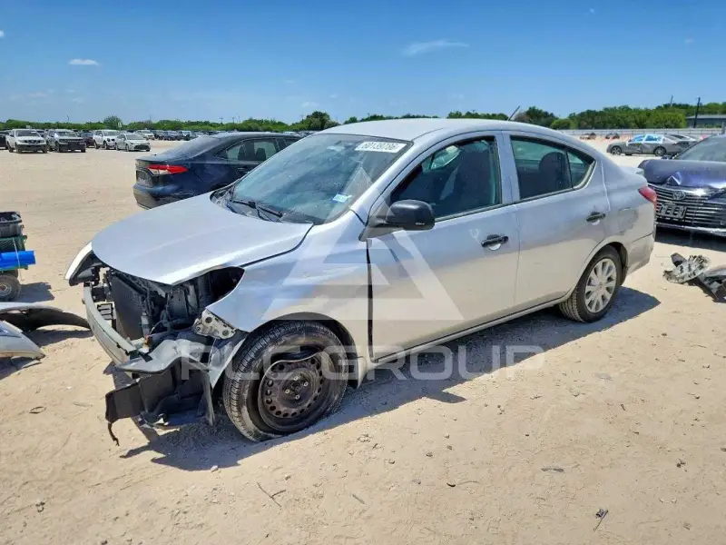 2015 Nissan VERSA фото