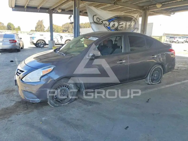 2015 Nissan VERSA фото