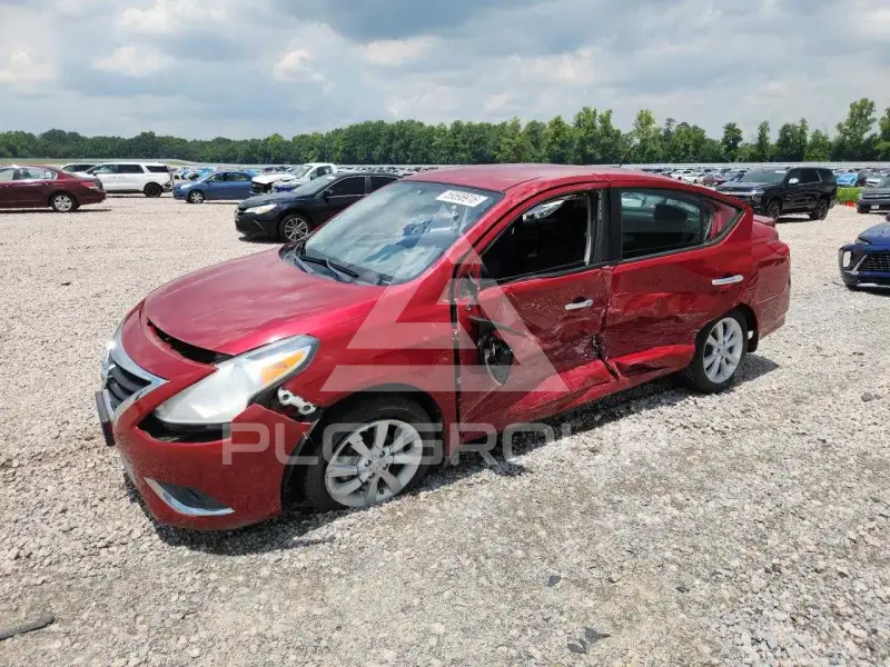 2015 Nissan VERSA photo