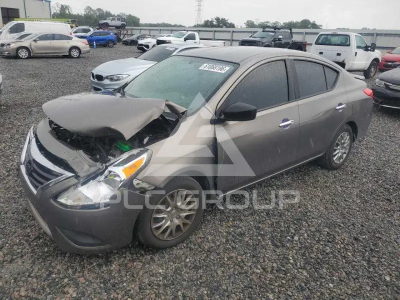 2015 Nissan VERSA фото