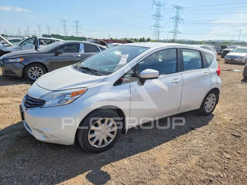 2015 Nissan VERSA photo