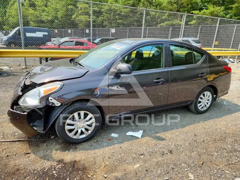 2015 Nissan VERSA фото