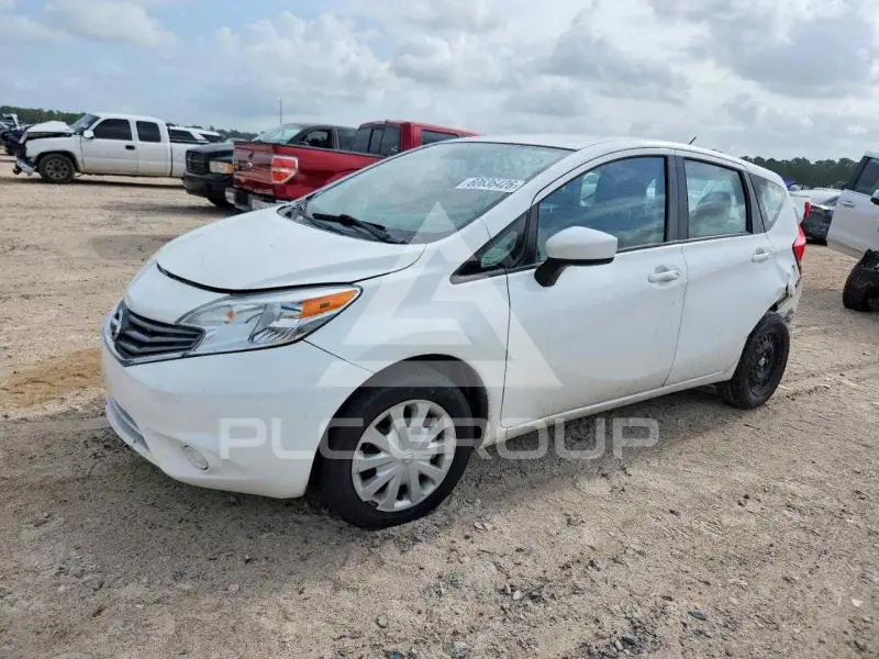 2015 Nissan VERSA photo