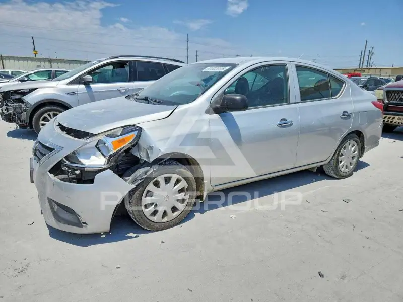 2015 Nissan VERSA фото