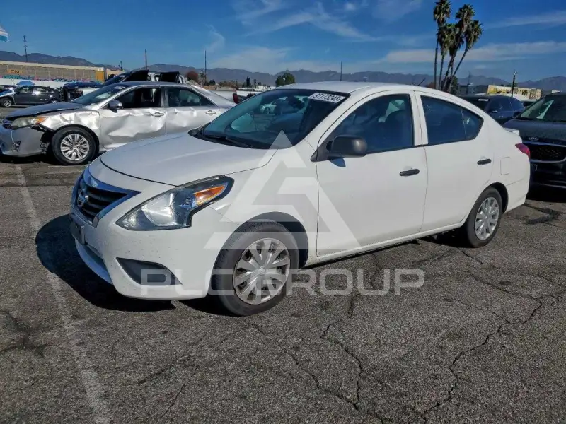 2015 Nissan VERSA фото
