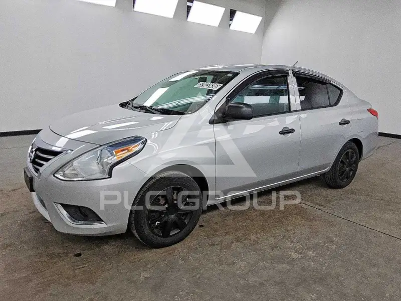 2015 Nissan VERSA photo