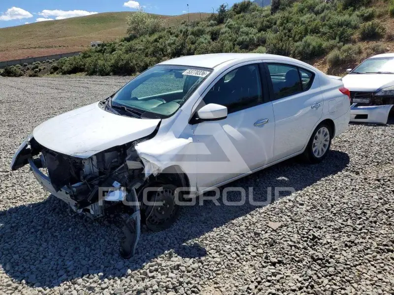 2015 Nissan VERSA фото
