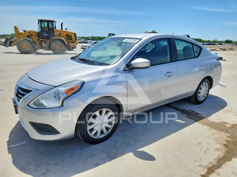2015 Nissan VERSA photo