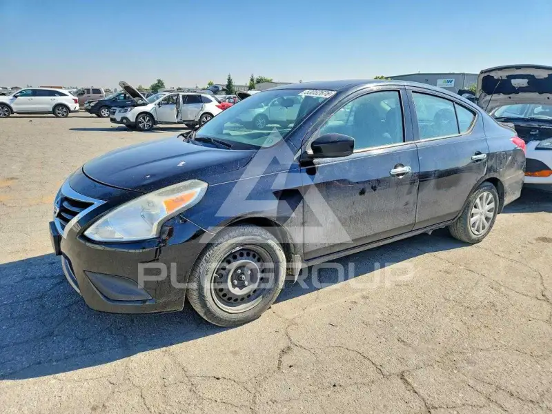 2015 Nissan VERSA фото