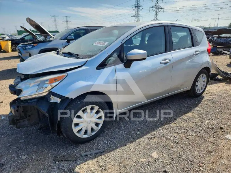 2015 Nissan VERSA фото