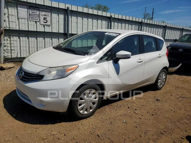 2015 Nissan VERSA фото