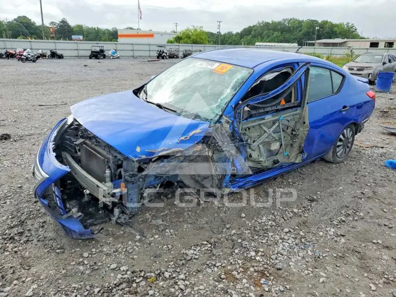 2015 Nissan VERSA фото