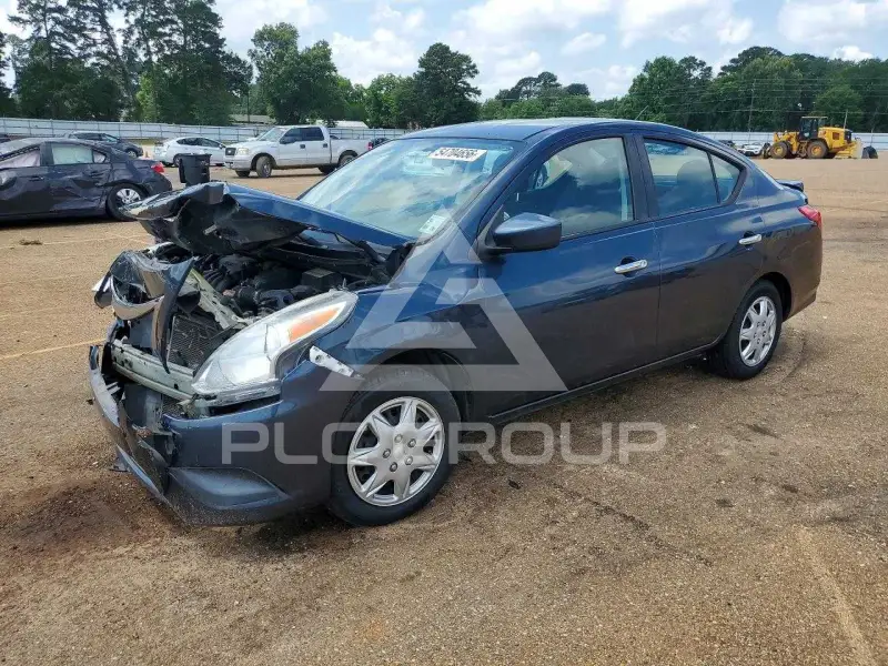 2015 Nissan VERSA фото