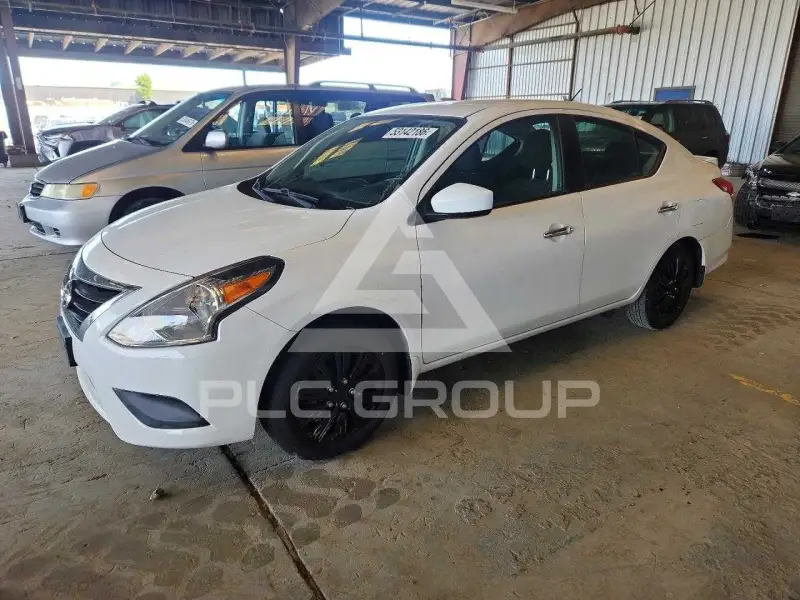 2015 Nissan VERSA photo
