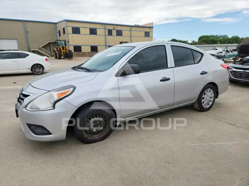 2015 Nissan VERSA фото