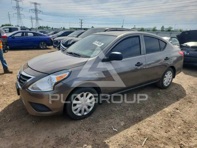 2015 Nissan VERSA фото
