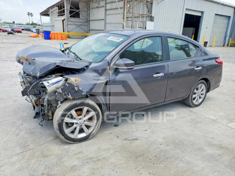 2015 Nissan VERSA фото