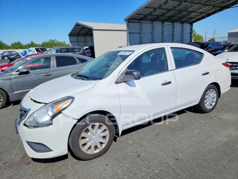 2015 Nissan VERSA фото