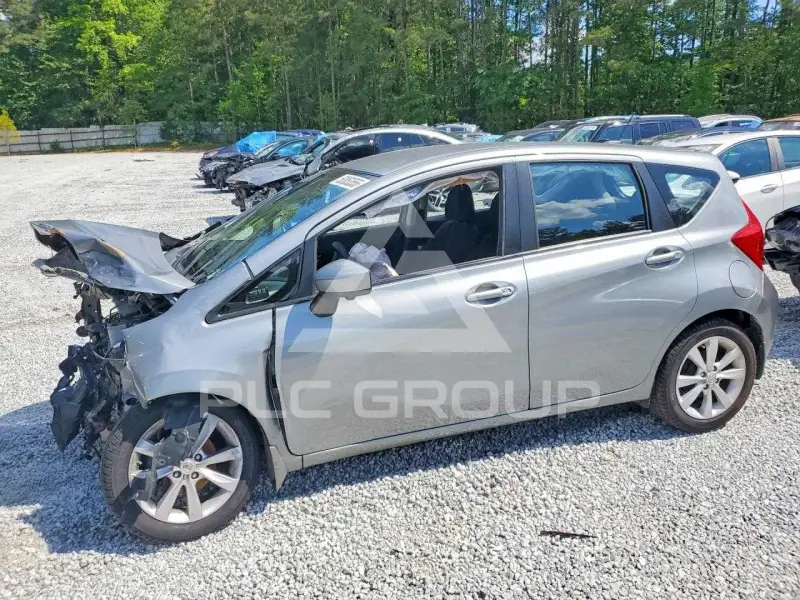 2015 Nissan VERSA фото