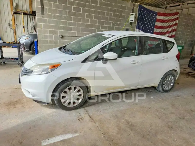 2015 Nissan VERSA фото