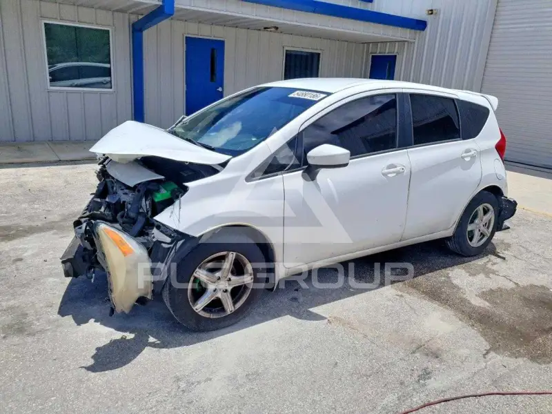 2015 Nissan VERSA photo