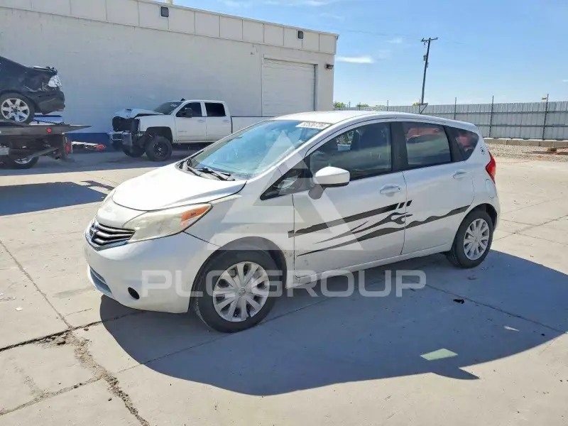 2015 Nissan VERSA фото