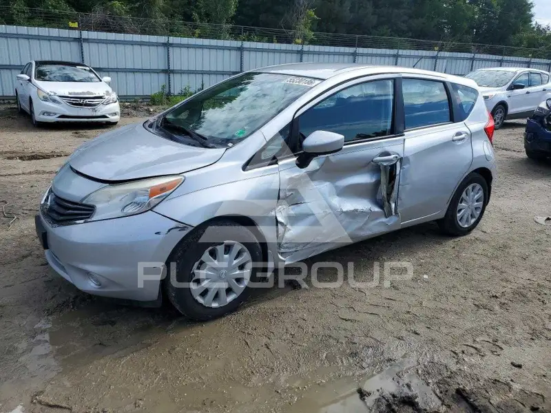2015 Nissan VERSA фото